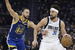 爱游戏体育官网-关于勇士队大将受伤退场，球队状态岌岌可危的信息