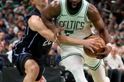 爱游戏官方-美国男篮完胜凯尔特人B队，詹姆斯关键制胜