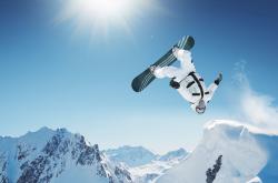 爱游戏体育-南美风暴席卷加的夫，弗拉霍维奇闪耀全场，委内瑞拉险胜威尔士显黑马本色