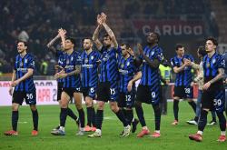 爱游戏在线-国际米兰主场胜热那亚，豪取三分