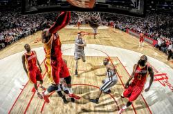 爱游戏大厅-赛道与绿茵场的双重奏，F1揭幕战与马赛的塞内加尔情缘