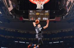 爱游戏官方入口-孙铭徽惊艳四座，爵士式逆转奏响山东悲歌