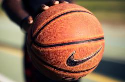 爱游戏大厅-从冰封到燃烧，恩比德的自我救赎之战