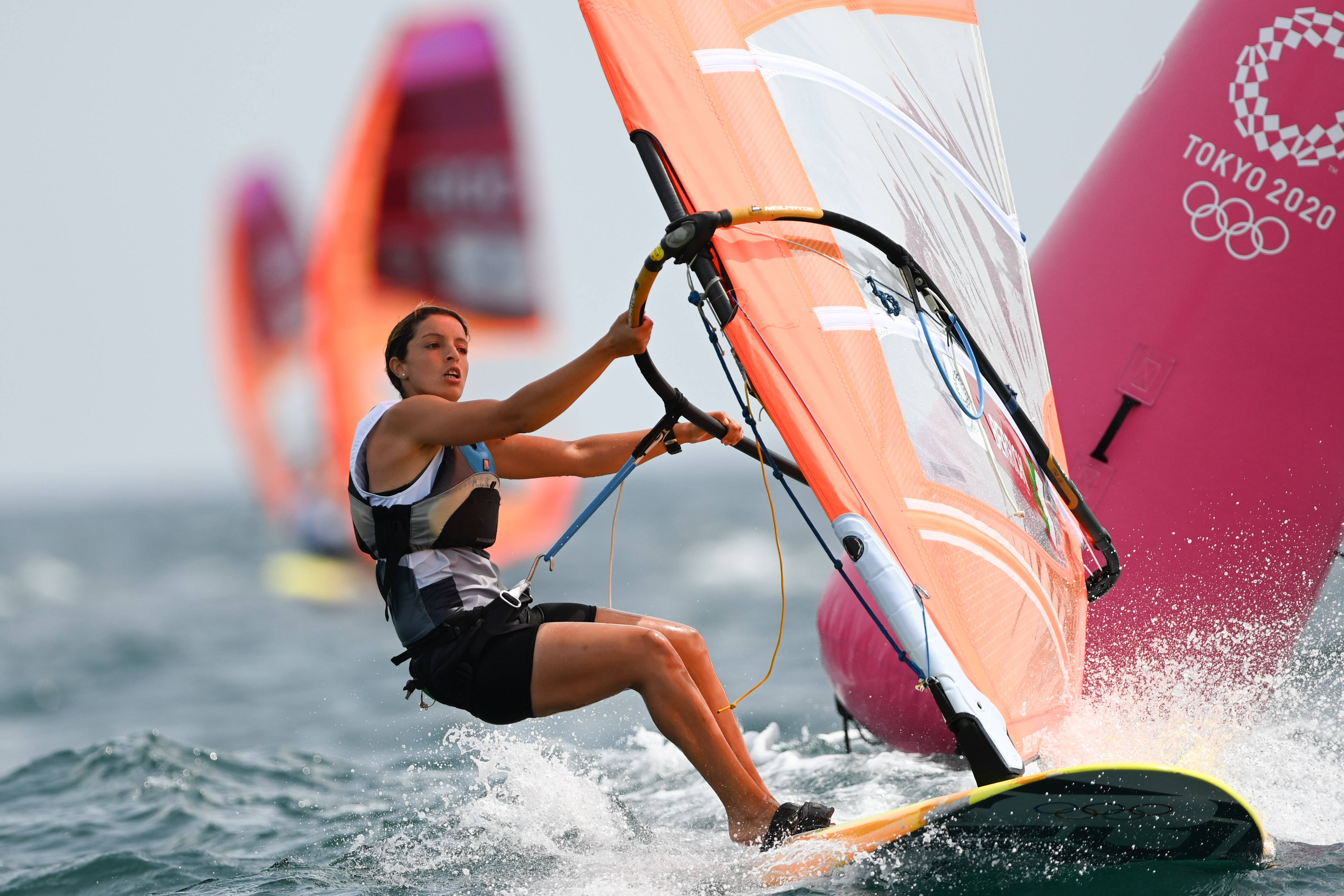 关于帆船比赛中,选手技艺精湛飘飘欲仙的信息 关于帆船比赛中,选手技艺精湛飘飘欲仙的信息