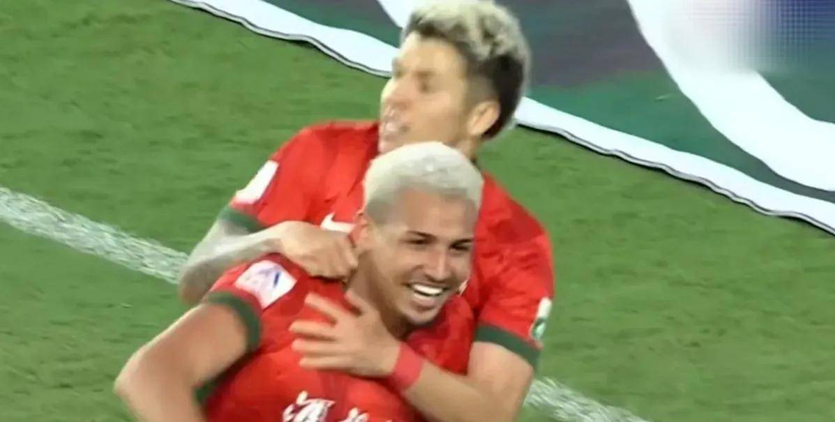 快速进攻打破僵局，助球队晋级