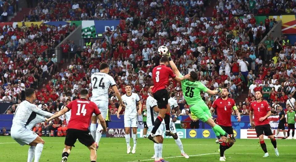 关于西班牙客场战平瑞典,小组出线前景暂时悬浮的信息 关于西班牙客场战平瑞典,小组出线前景暂时悬浮的信息