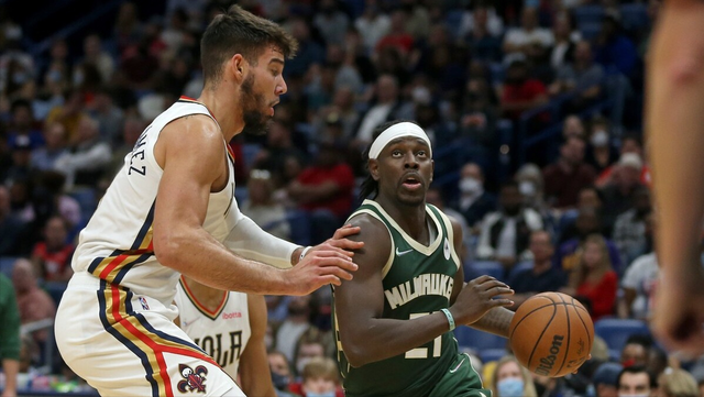 深圳队险胜马刺，霍勒迪带队取胜