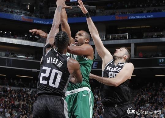 湖人B队碾压凯尔特人,费沃斯统治全场 湖人B队碾压凯尔特人,费沃斯统治全场