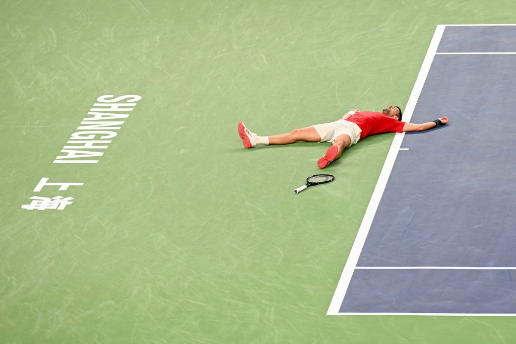 英国网球队鏖战澳大利亚网球队，德约科维奇统治全场的简单介绍