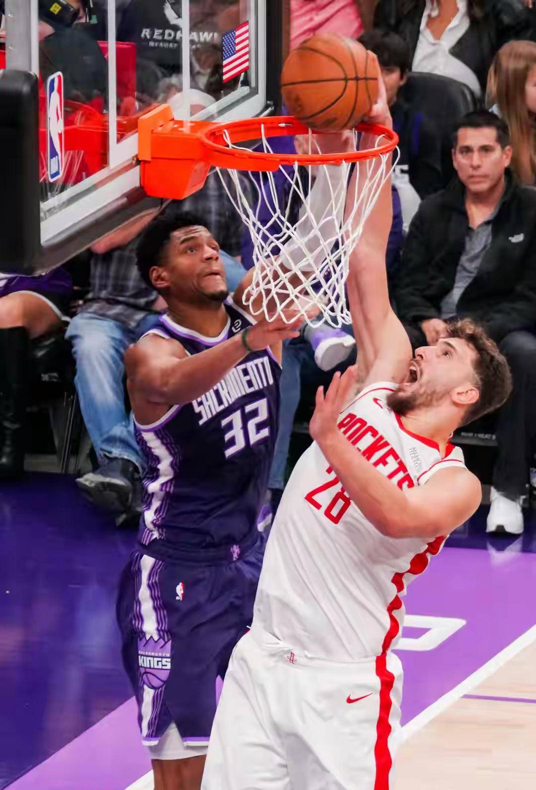 四川队险胜国王,德罗赞点燃赛场 四川队险胜国王,德罗赞点燃赛场