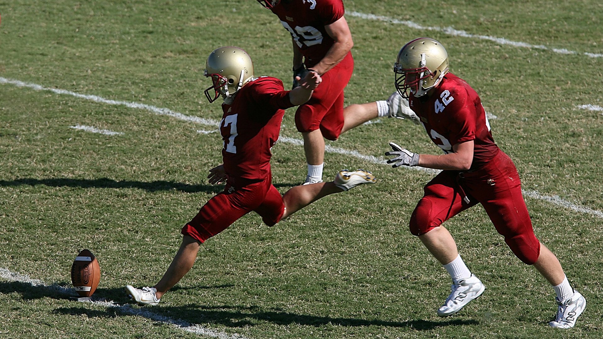 波兰铁闸锁蓝月,F1新赛季揭幕战外的战术焦点战