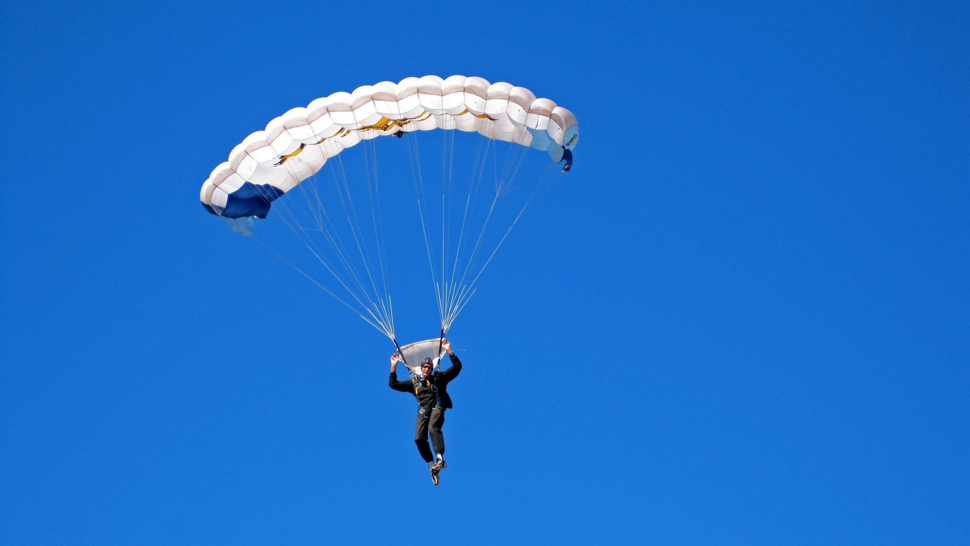 新星崛起,格局重塑,皮亚斯特里领衔威廉姆斯完胜哈斯,揭示F1技术博弈新篇章
