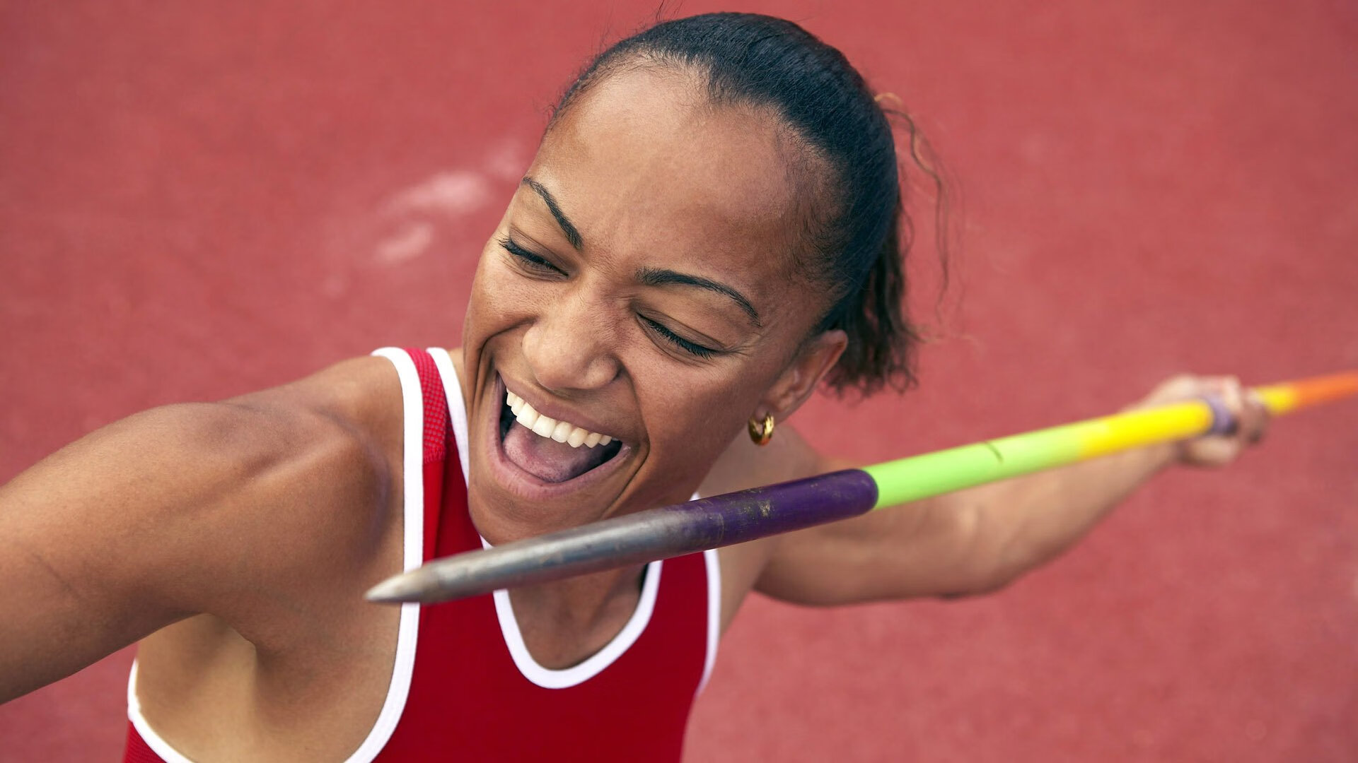 盛典双生，当F1的终极轰鸣撞上姆巴佩的足坛绝唱，谁在定义唯一之夜？